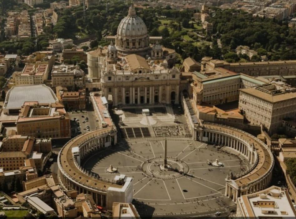 Saint Peter & Giulio Cesare * Rom